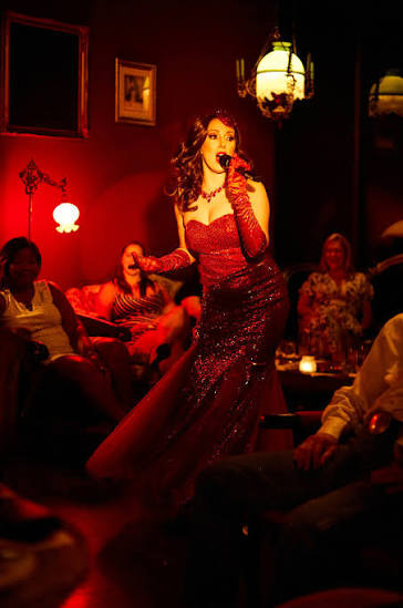 Houston's Burlesque Scene Is in Its Renaissance | Houstonia Magazine