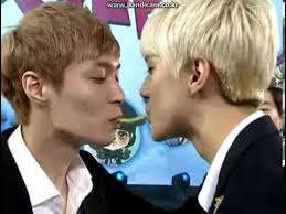Eng Sub 130729 Exo Sehun Lay Pepero Kiss Kpop Exo Exo Tao Exo