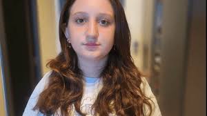 Tonåringar hoppas deras lärare överlevde Israels bomber