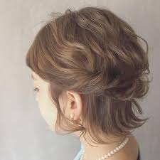 首元見せで女度アップ すっきりおしゃれなヘアアレンジ9選 ショートボブ 結婚式 ボブヘア ショートボブ ヘアアレンジ