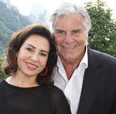 Check spelling or type a new query. Der Schauspieler Uber Monogamie Und Zahme Familienvater Peter Simonischek Dank Therapie Mit 66 Endlich Erwachsen Welt