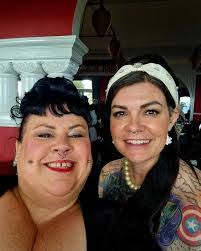 Kitty Summers's Instagram, Twitter & Facebook