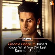 Freddie Prinze Jr. is officially reprising his role as Ray Bronson 😍 Now  we just need JLH!