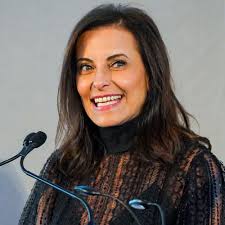 Quem É Dina Powell McCormick, Ex-Assessora de Trump e Nova Presidente da  Meta