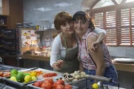 Eda ece is a turkish actress and model. Bild Zu Eda Ece Deliha 2 Bild Eda Ece Gupse Ozay Filmstarts De