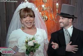 ‹ › lizy tagliani generó revuelo este domingo por la noche cuando presentó a su nuevo novio en el programa de susana giménez , un joven rugbier cordobés de 31 años. Lizy Tagliani Y Su Novio Cordobes Contaron Como Fue Blanquear La Relacion Con Sus Familiares Tv La Voz Del Interior