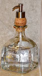 10 Things To Do With A Leftover Liquor Bottle S Izobrazheniyami Starye Butylki Dekorativnye Butylki Dekor Iz Butylok