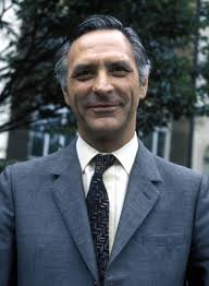 Sir Donald Logan: Civil servant who assisted the Foreign Secretary Selwyn  Lloyd during the Suez crisis