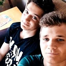 Evan Beachy (@evan_j_b_2000) • Instagram photos and videos