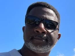 Which resort in Bora Bora has overwater bungalows with sunset views?