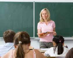 Aproape 15.000 de profesori, functionari publici si cadre medicale vor picheta, lunea viitoare, intre orele 11:00 si 13:00, sediile prefecturilor din toata sindicalistii sunt decisi sa declanseze conflictul de munca daca documentul va fi adoptat in forma actuala. Decizie Oficiala Profesorii Din Preuniversitar Sunt Functionari Publici