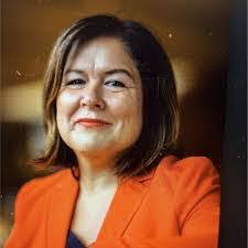 Michelle Crafton's Instagram, Twitter & Facebook