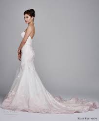 This beautiful gown silhouette elegantly hugs your body through to your hips, making for an instant hourglass shape. Kelly Faetanini Fall 2017 Wedding Dresses Wedding Inspirasi