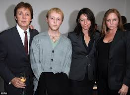 On 3 april 1999, mccartney gave birth to her first child, arthur alistair donald, now the eldest of eight grandchildren. Sir Paul Mccartney S Grandson Arthur Donald Parties At The Chiltern Firehouse Daily Mail Online