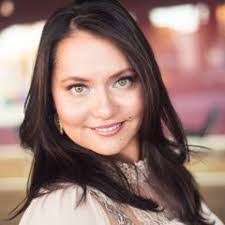 Michelle Cottingham's Instagram, Twitter & Facebook