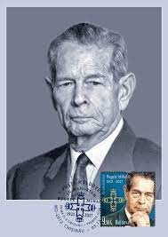 Cu toate ca regele avea o solida pregatire militara (bun cunoscator de istorie militara) studia cu pasiune istoria artei si culturii, monografii ale pictorilor celebri, carti de arhitectura, de geografie, beletristica. Regele Mihai I Moldova Familia RegalÄ A Romaniei Royal Family Of Romania