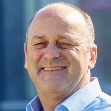 Darryl Simms's Instagram, Twitter & Facebook