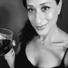 Vanessa Marie (@Nessa0722)