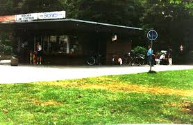 Die busse sind mit einem anhänger unterwegs, der 16 fahrrädern platz bietet. Kiosk Am Stadtpark Home Facebook
