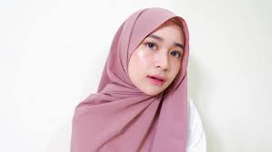 Perbedaan pashmina diamond dan ceruti babydoll mana yang lebih cocok untuk kalian. Pasmina Diamond Italiano Georgette Sabyan Crepe Polos 175x75 Part 2 Lazada Indonesia