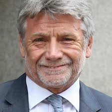 News of the World journalist Neil Wallis cleared of phone hacking charges