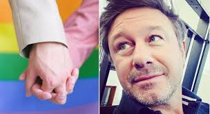 Andrzej piaseczny urodził się 6 stycznia 1971 w pionkach koło radomia, a muzyką pasjonował się od najmłodszych lat. Piasek Wezmie Slub Ze Swoim Partnerem Wymowne Slowa Piosenkarza Wideoportal Tv Plotki Gwiazdy Komentarze Wideoportal Tv