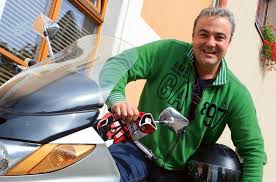 12 472 obyvatel se hlásilo k československé národnosti, 342 k německé a 7 k židovské. Martin Zounar Lidi Vazte Si Babicek I Kdyby To Byly Ty Nejstrasnejsi Tchyne Novinky Cz
