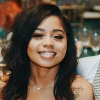 Crystal Mullins's Instagram, Twitter & Facebook