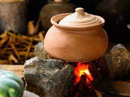The best rice i've ever made came from there are lots of reasons to love clay cookware. Why You Must Go Back To Cooking Food In Earthen Pots The Times Of India