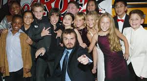 Dewey finn (jack black), un guitarrista con delirios de grandeza, es expulsado de su banda. El Reparto De Escuela De Rock Se Reune Asi Han Crecido Los Ninos De La Pelicula Ecartelera