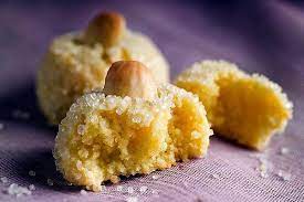 Almond Lemon Macaroons Almendrados Recipe Recipe Lemon Macaroons Lemon Desserts Macaroons