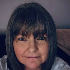 Glenda Gibbons's Instagram, Twitter & Facebook