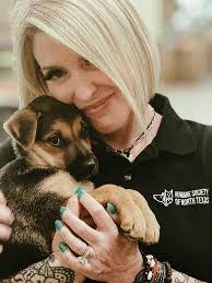 Shelly Grantham's Instagram, Twitter & Facebook