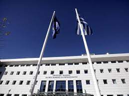«μαχαίρι» στους μισθούς εκπαιδευτικών που αρνούνται να κάνουν self test. Ncqsdjfa8lfdwm