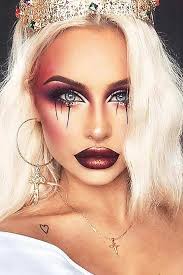 This is a basic vampire look that you can complete with false fangs and the right outfit, which should be dark and mysterious. 45 Glam And Sexy Vampire Makeup Ideas 2021