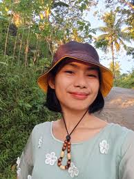 Zoilita is a true Miracle Worker. I was experiencing 4 out of life's top 5  stressors and I NEEDED a Miracle. I felt beaten and bruised from the whole  experience and Zoilita