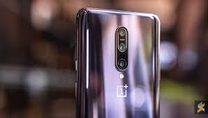 The oneplus 7 pro also packed with triple camera sensor on the back with a 48mp primary lens, 16mp ultrawide lens and 8mp telephoto lens with 3x optical zoom capability. Oneplus 7 Pro Gets A Price Cut In Malaysia After Galaxy Note 10 Launch Soyacincau Com