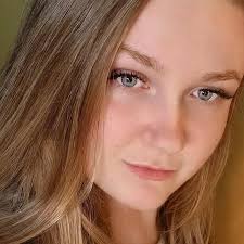 Hace meses me regalaron una pulsera de protección, no es que creyera mucho  en ella, pero el detalle de quien me la regaló hizo que me la pusiera. Pues  bien, hoy, está