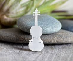 violin brooch