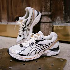GT-2160 | Unisex | White/Shamrock Green | Sportstyle Shoes | ASICS United  States