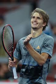 Sur le circuit junior, il s'illustre en 2013 en étant finaliste des internationaux de france de tennis 2013 et champion du monde la même année. Alexander Zverev Starportrat News Bilder Gala De