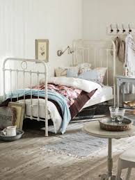 Décorez la chambre avec cette tête de lit pliable esprit fer forgé au style tendre et cosy. Lit En Fer Forge Pour Votre Chambre De Reve