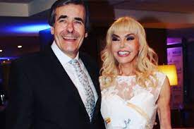 Ambos conviven en el mismo departamento a pesar de leer más: Separados Pero Conviviendo Adriana Aguirre Y Ricardo Garcia Tienen Coronavirus Tv La Voz Del Interior
