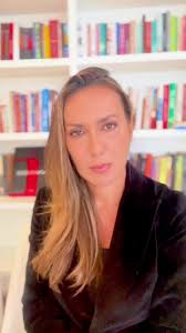 Vanessa Cavalieri, juíza da Vara da Infância e Juventude da Capital do Rio  de Janeiro, especialista em Direito da Criança e do Adolescente e autora do  @protocoloeutevejo, estará no Futura Trends em 28 ...