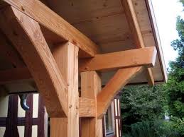 Fachwerk Vorbau Eines Bauernhauses Traditionelle Holzverbindungen Aus Larchenholz Fachwerk Vorbau Bau