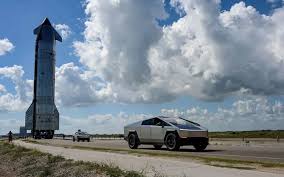 Elon Musk's SpaceX said to consider merger with Tesla, Bloomberg News  reports | The Star