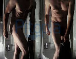 Bildagentur Pitopia - Bilddetails - Doppel Dusch (Thomas Költgen) Bild  196150 akt, nackt, mann, männlich, dusche, nass, wasser, körper, haut,  handtuch, abtrocknen, brust, bauch, arme, beine, duschkabine, sauber,  körperpflege