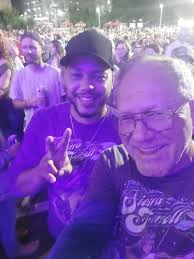 Raleigh, you burned so bright and easy 🕯️ Thank you for filling the night  with light and big open love ✨ We made something golden together 💛🎶 📷  @laurentepfer 💈💄 @beccagilmartin Fit: @cathyhahn, @groovy.daze,  @kaelyncobra