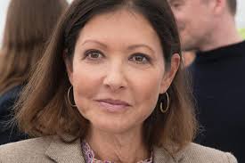 Alexandra gräfin von frederiksborg 400.000 euro futsch! Alexandra Von Frederiksborg Sie Verzichtet Auf Ihre Apanage Gala De