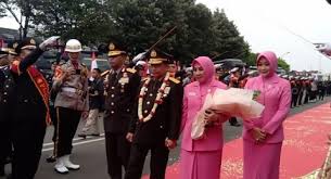 Soal calon kapolri, jenderal idham azis mengirim surat kepada jokowi. Tito Karnavian Idham Azis Tak Mau Jadi Kapolri